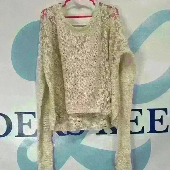 abercrombie kids Other - Abercrombie Kids Girls, long sleeve crop top sweater, size XL